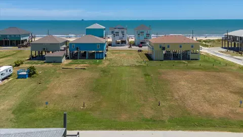 1126 Gulfview Ln, Crystal Beach, TX 77650 photo 7