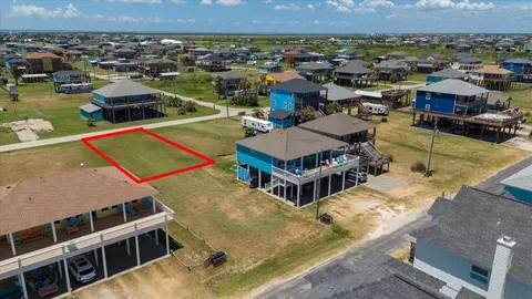 1126 Gulfview Ln, Crystal Beach, TX 77650 photo 20