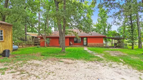 98 N Lakeside Dr N, Huntsville, TX 77320