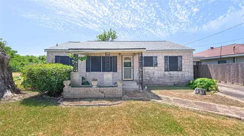 2116 Allen Ln, Baytown, TX 77521