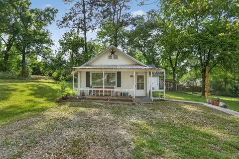 15185 Travis Ln, Willis, TX 77378