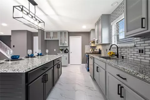 9226 Macmillan Ln, Houston, TX 77083