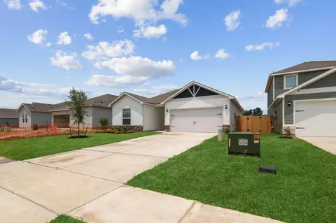 345 Fastboy Ln, Waller, TX 77484