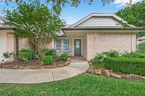 903 Sugarfield Ct, Sugar Land, TX 77498