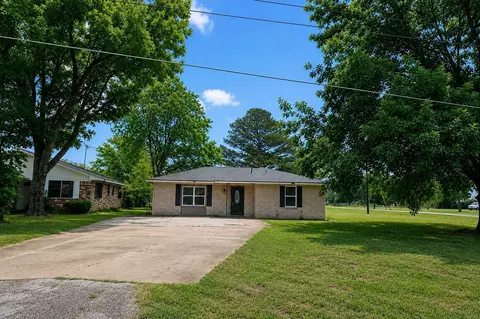 1230 1st St, Hempstead, TX 77445