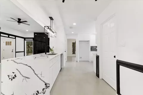 3815 Plum Hollow Dr, Houston, TX 77059