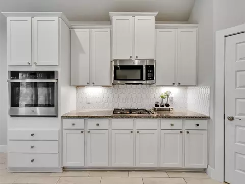 Kitchen - 2918 Skerne Forest Dr, Spring, TX 77373 photo 2 of 6