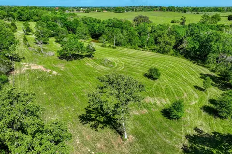 4921 Fm-390, Brenham, TX 77833