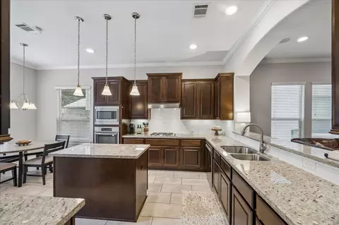 2809 Shadow Woods Ct, Houston, TX 77043