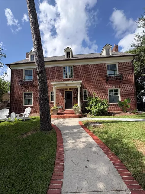 2522 Calumet St, Houston, TX 77004