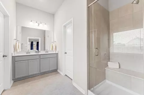 Bath - 2702 Meadow View Ln, Conroe, TX 77385 photo 2 of 2
