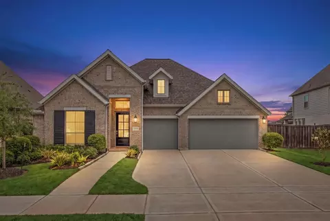 11814 Bush Tail Ct, Mont Belvieu, TX 77523