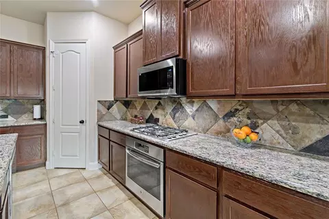 Kitchen - 8126 Spreadwing St, Conroe, TX 77385 photo 4 of 4