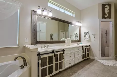 Bath - 30119 W Geneva Dr, Spring, TX 77386 photo 2 of 5