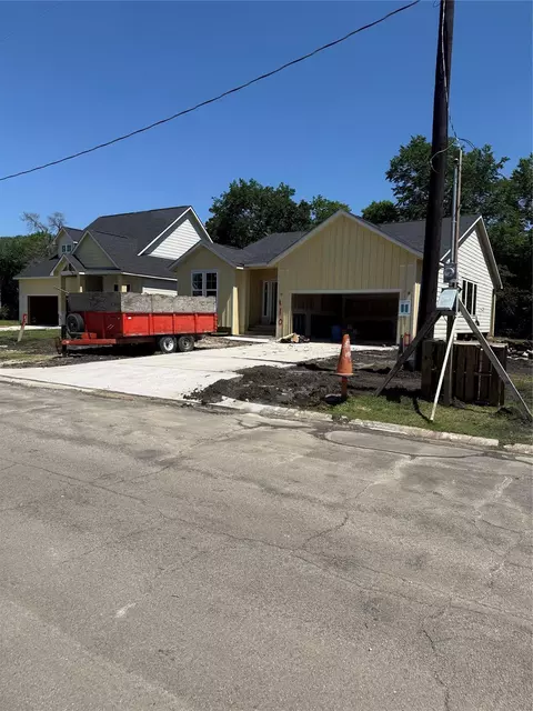 110 Harvey Blvd, Baytown, TX 77520