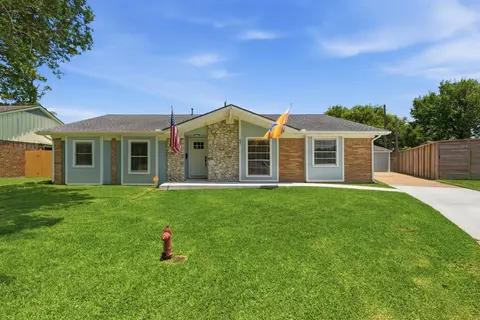 447 Castlebar Ct, Houston, TX 77015