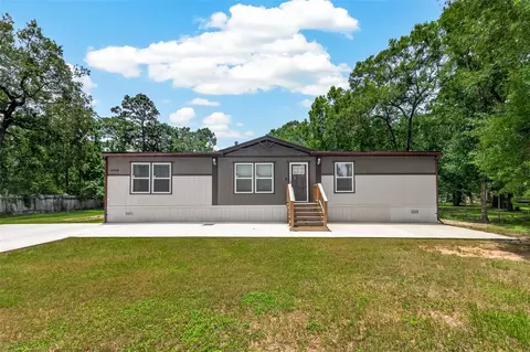 9910 Oak Leaf St, Baytown, TX 77521