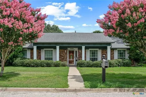 300 Green Ave, Palacios, TX 77465
