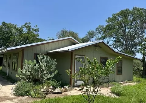 434 Spur Dr, Bandera, TX 78003