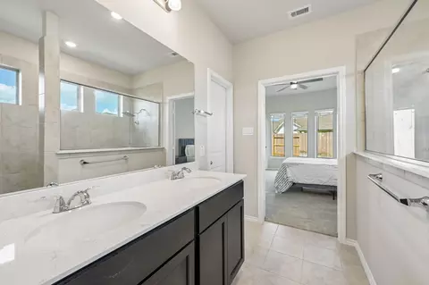 Bath - 31840 Pecan Cottage Ln, Spring, TX 77386 photo 2 of 3