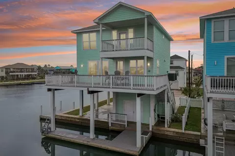 16700 Montego Way, Jamaica Beach, TX 77554