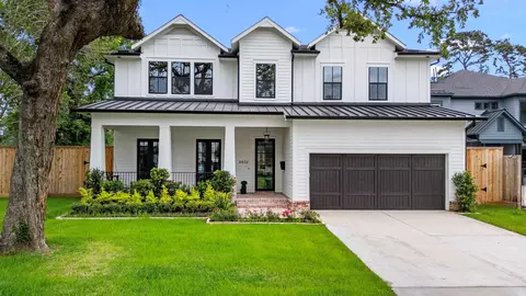 4902 Oak Forest Dr, Houston, TX 77018