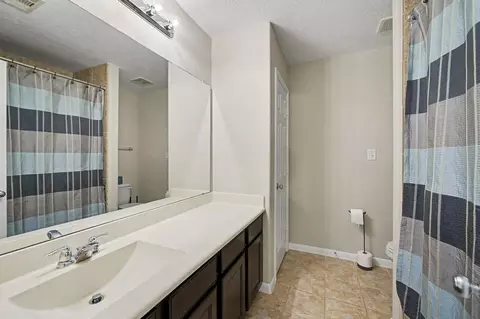 Bath - 8433 Sunset Loch Dr, Spring, TX 77379 photo 3 of 3