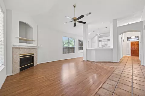 14926 Lindenbrook Ln, Houston, TX 77095