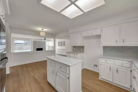 Kitchen - 47 Devonshire Dr, Conroe, TX 77304 photo 5 of 5