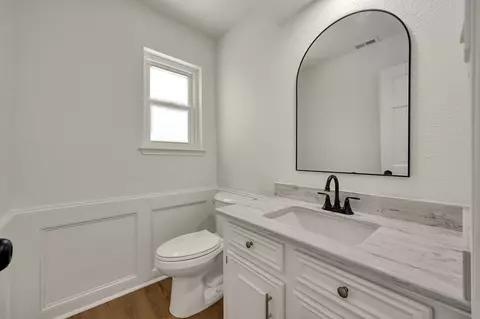 Bath - 47 Devonshire Dr, Conroe, TX 77304 photo 1 of 3