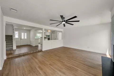 Living - 47 Devonshire Dr, Conroe, TX 77304 photo 5 of 7
