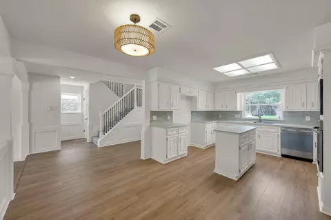 Other - 47 Devonshire Dr, Conroe, TX 77304 photo 2 of 9
