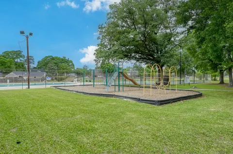 Other - 47 Devonshire Dr, Conroe, TX 77304 photo 8 of 9