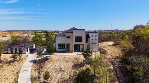 601 Canyon Creek Trl, Fort Worth, TX 76112