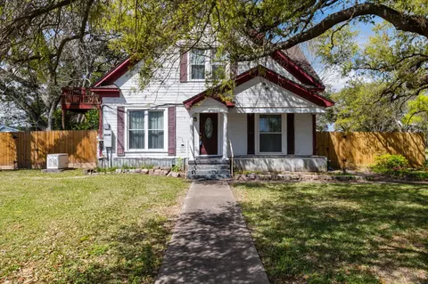 602 W Sealy St, Alvin, TX 77511