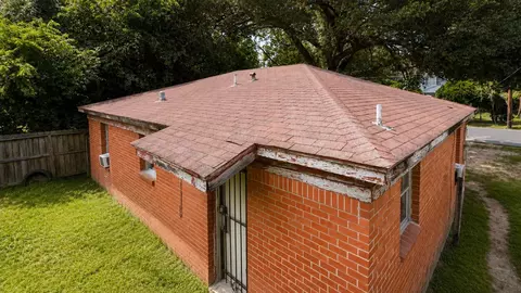 617 Willow St, Spring, TX 77373 photo 2