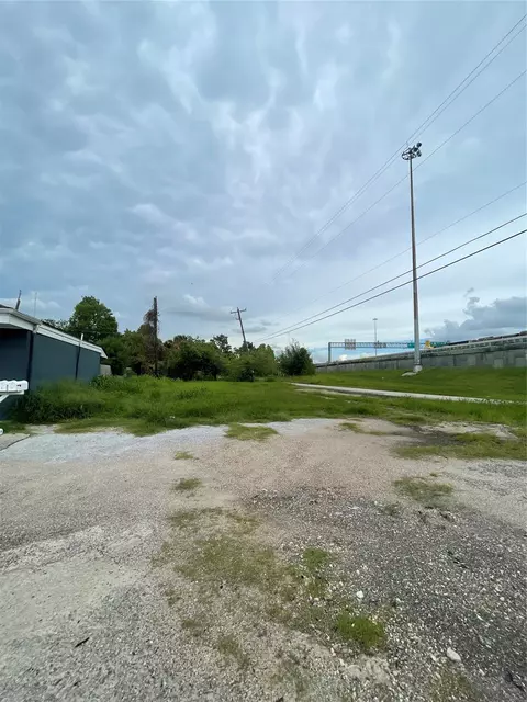 5500 Jensen Dr, Houston, TX 77026