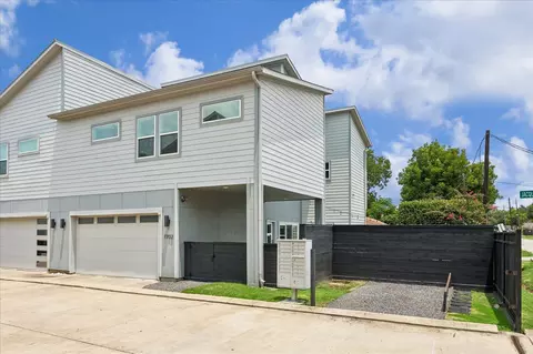 7702 Jacquelyn Oaks Rd, Houston, TX 77055