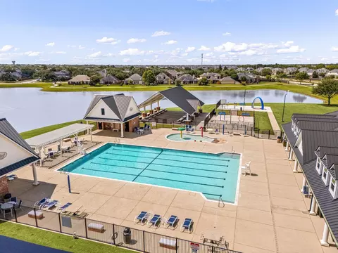 Exterior - 9418 Mcdowell Dr, Rosenberg, TX 77469 photo 3 of 4