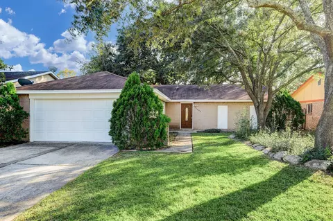 11002 Maple Rock Dr, Humble, TX 77396