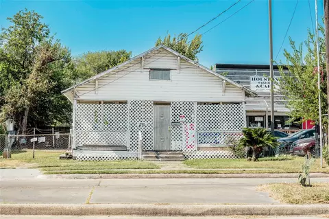 2411 Fulton St, Houston, TX 77009
