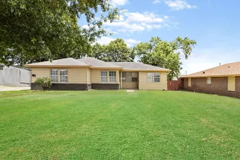 13210 Rockglen St, Houston, TX 77015