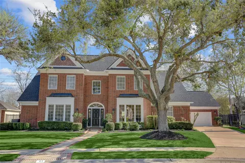 51 Dartmoor Ct, Sugar Land, TX 77479
