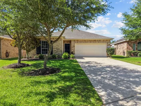 3204 Featherwood Ln, Dickinson, TX 77539