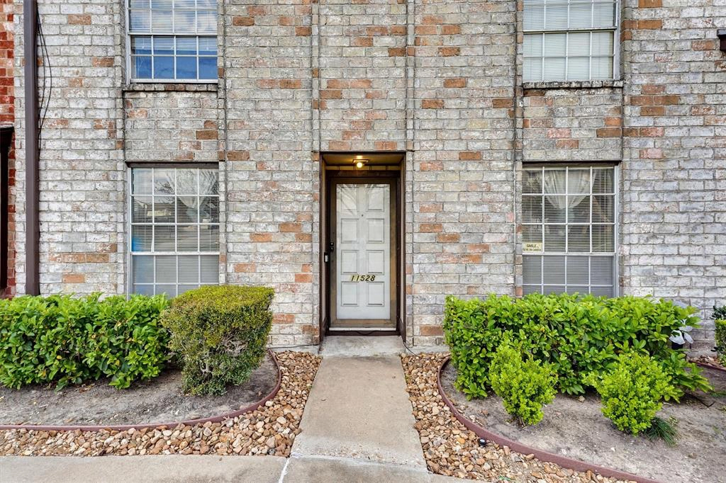 11528 S Kirkwood Rd  