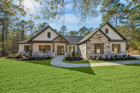 180 Red Hawk Rd, Huntsville, TX 77340