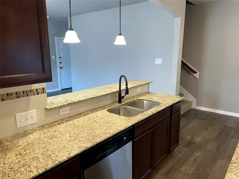 Kitchen - 217 Oakcrest, Conroe, TX 77304 photo 4 of 4