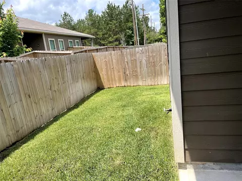 Exterior - 217 Oakcrest, Conroe, TX 77304 photo 2 of 2