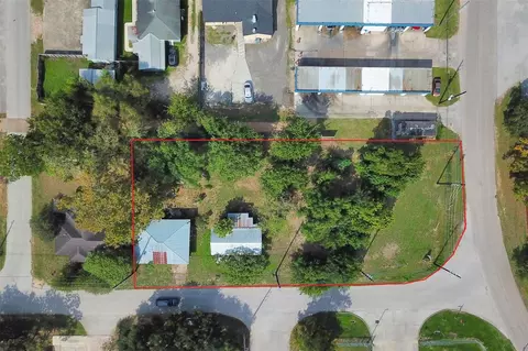 114 118 Commerce St, Magnolia, TX 77355
