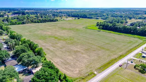 429 W Leblanc St, Winnie, TX 77665
